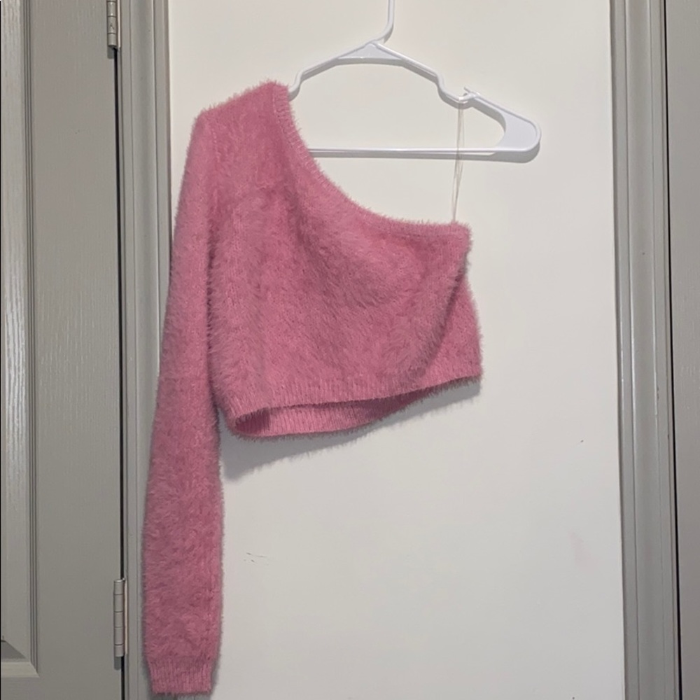 One shoulder Fuzzy Crop Top